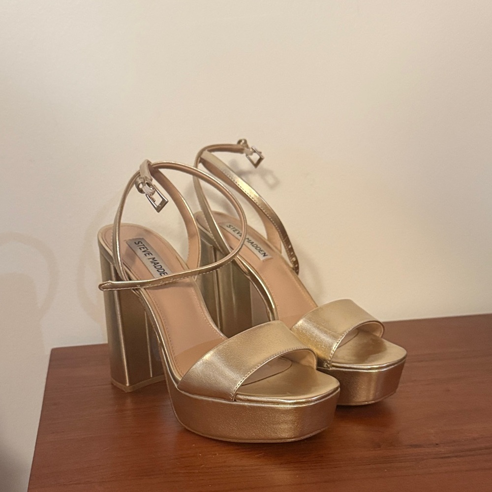 Steve Madden Lessa Gold Platform Heels